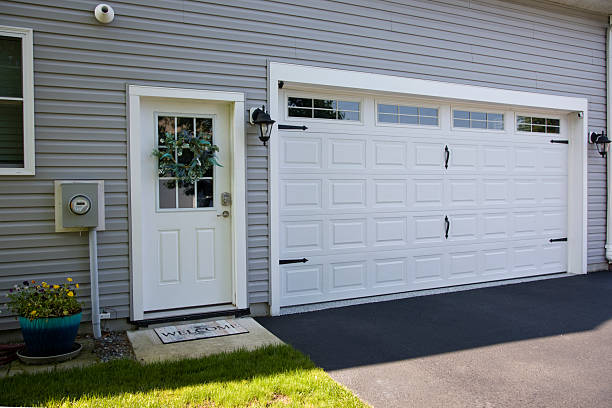 24/7 Emergency Garage Door Panel Replacement experts in Litchfield, IL